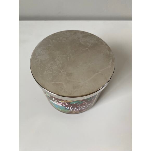 Bath and Body Works Hot Cocoa & Cream Large Scented 3 Wick Candle- 14.5oz - Picture 2 of 4